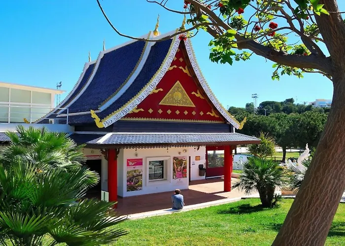 Jupiter & Pool דירה בנאלמדנה